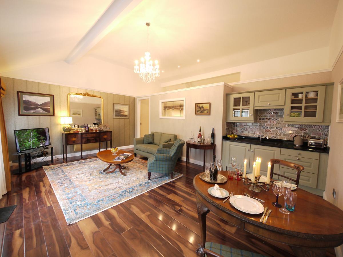 The Carriage Houses At Beechpark House 번래티 외부 사진